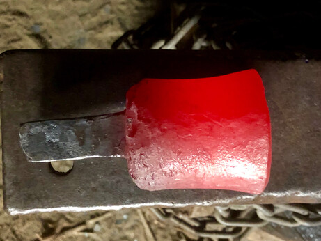 side view showing 22mm wide hardy shank