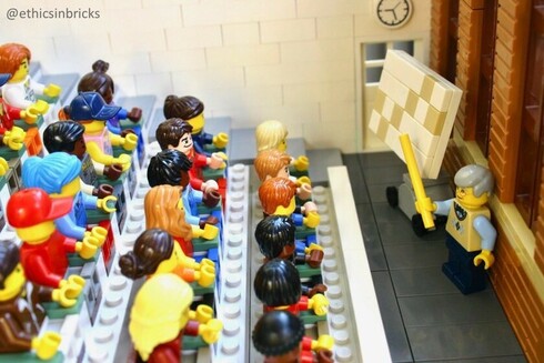 Minifigs in classroom