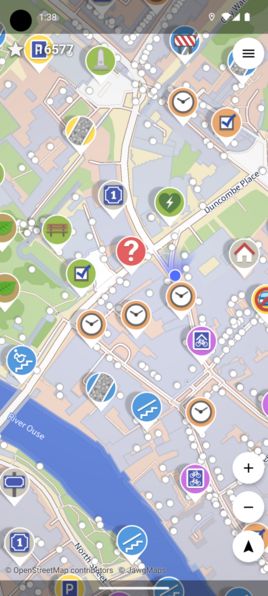 Capture d'écran de Street Complete avec des quêtes à remplir comme des parking à vélo ou horaires de magasin