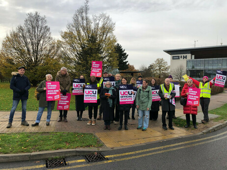 Picket Line UCU strike De Haviland Campus University of Hertfordshire: picture of people holding banners