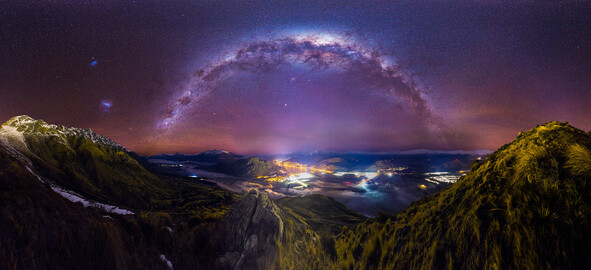 Milky way over Queenstown