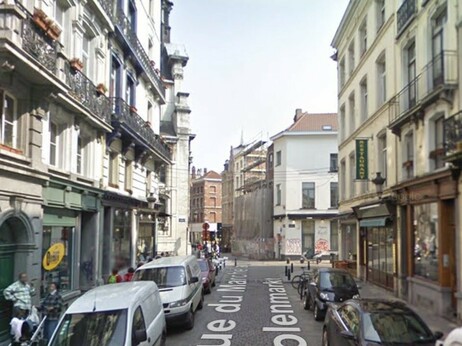 Coal Market Street, Brussels in 2009, full of parked cars.