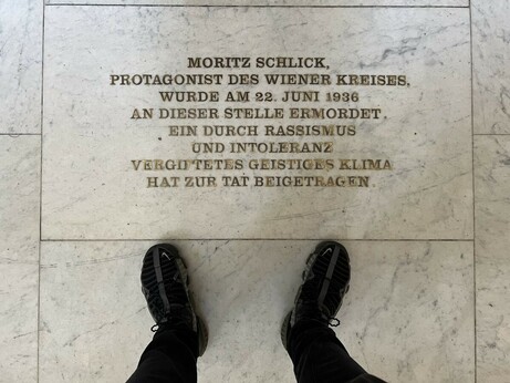 Stone inscription commemorating the murder of Moritz Schlick.