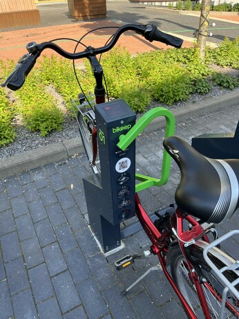 A bike (not mine) in an app rack