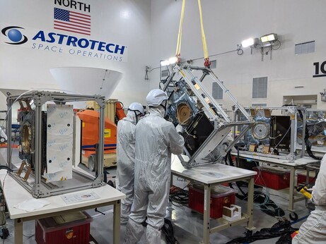 PUNCH_Satellites_Processing_-_Integration_and_Testing_(KSC-20250123-PH-SRI01_0002).jpg
