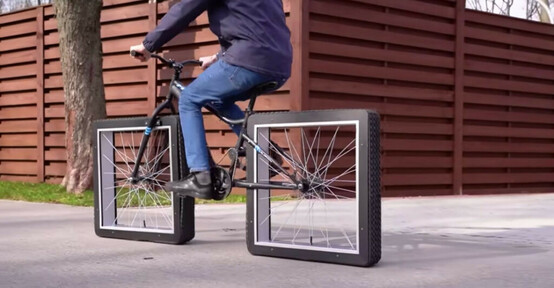 un-velo-avec-des-roues-carrees-video