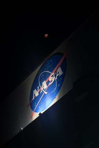 Lunar_Eclipse_and_Blood_Moon_(GRC-2025-C-01604).jpg