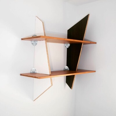 Estantería con madera reutilizada
