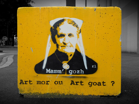 « Art Mor » ou « Art Goat » ? « De la Mer » ou « De la Terre » ? Vu à Rennes, par le graphiste R1 (22 Mai 2025)