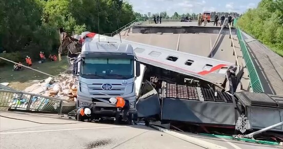 Bridge blasts in Russian regions bordering Ukraine ahead of planned peace talks – POLITICO