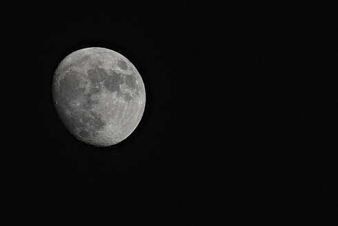 Waxing Gibbous Moon 90% Illuminated
June 7th, 2025
Taken using the Looney 11 Rule