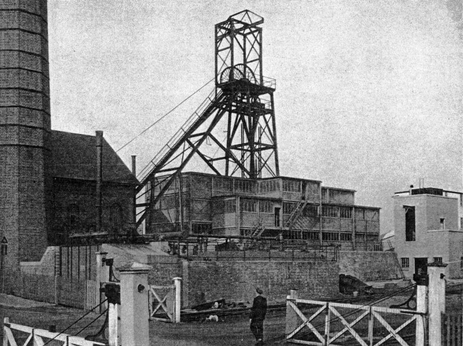 Rawdon headgear and new heapstead building, 1953