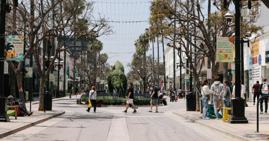 Santa Monica mall shooting injures officer. Suspected gunman arrested