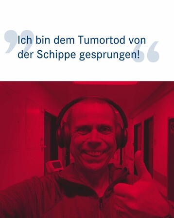 Titelbild: Frank mit Kopfhörer im Stationsflur der Universitätsmedizin Mainz. Überschrift: "Ich bin dem Tumortod von der Schippe gesprungen!"

Bild: Universitätsmedizin Mainz