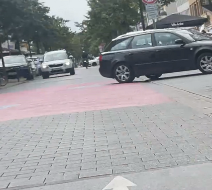 Ohne Stedig Verkehrsüberwachung   - Sind Verkehrsschilder - Nett aber wirkungslos