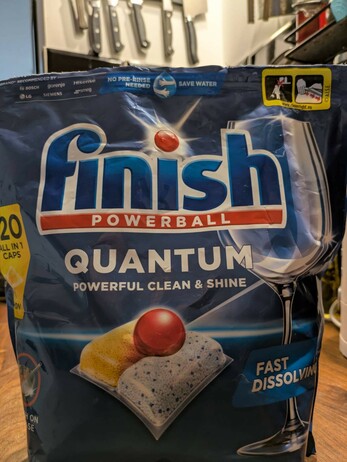 Zdjęcie tabletek do zmywarki finish powerball quantum