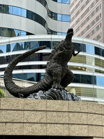 A close up of the Godzilla statue from another angle.