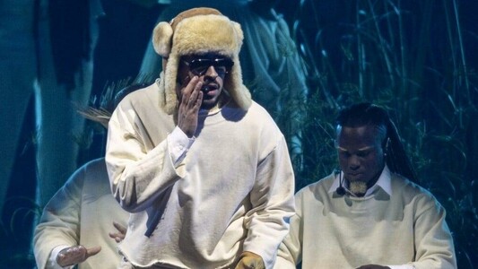 Bad Bunny entame une série de concerts chez lui, à Porto Rico, avec un public survolté