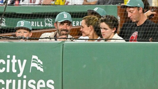 Jennifer Garner, Ben Affleck reunite for Red Sox baseball game