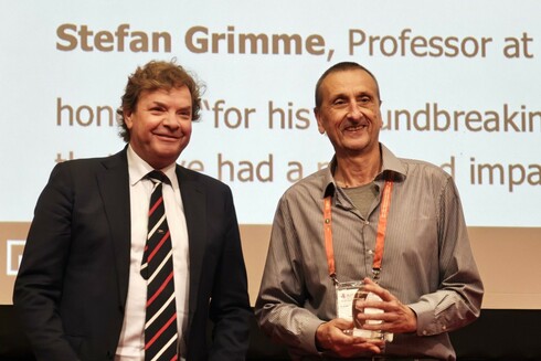 Jan-Willem Toering (KNCV) and Stefan Grimme (University of Bonn) during the Chemistry Europe Award vceremony