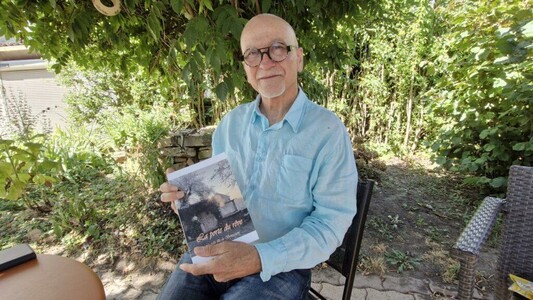 Pierre Curt dédicace son dernier livre «  La Porte du rêve » au Marché de nuit de St Gengoux le National - info-chalon.com