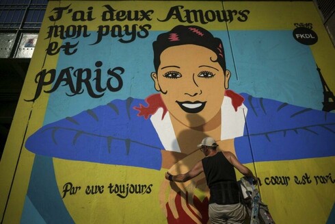 Paris dévoile une murale de Joséphine Baker en hommage à son héritage
