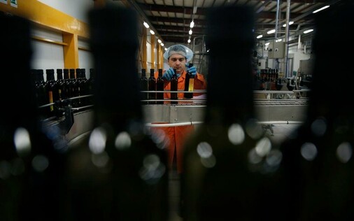 Greece lags in EU wage growth despite rising productivity, report shows