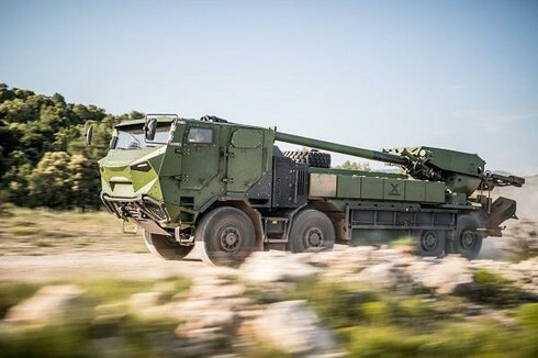Les 19 CAESAr 8x8 livrés à l'Ukraine ont tiré plus de 40 000 obus depuis avril 2023