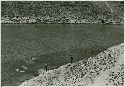 Gyaros Island of Exile - ICRC V-P-HIST-E-05819.JPG 13.06.1948 - Ghioura island, penitentiary camp nr.5. Swimming.