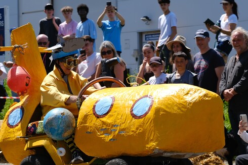 Caisse à savon jaune
