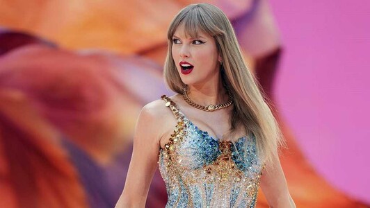 Taylor Swift announcement fills blank space of social media