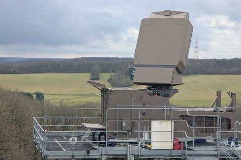 Paris et Berlin envisagent de développer un réseau de radars terrestres d'alerte avancée, via le projet JEWEL
