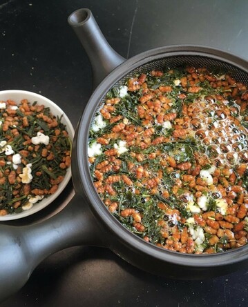 Tried using Genmaicha to poach chicken in the slow cooker. The aroma is incredible!
