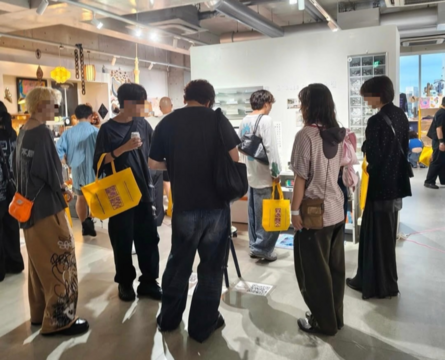 From the 13th to the 15th, I participated in the lifestyle pop-up "Natsumatsuri 25" in Shibuya, Japan. Japanese customers visiting today's home app O'House booth [Photo = O'House Japan Instagram Capture]