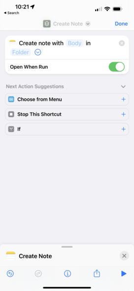 Shortcuts (Atajos) con la opción de crear una nueva nota, con el diálogo adicional de “abrir al ejecutar” la acción. Todo ello está en inglés. 